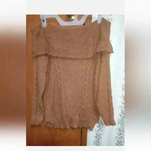 Charlotte Russe XS Women's Sweater - Picture 2 of 3